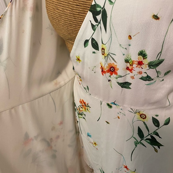 Willow and Clay size small wrap dress - Picture 3 of 4